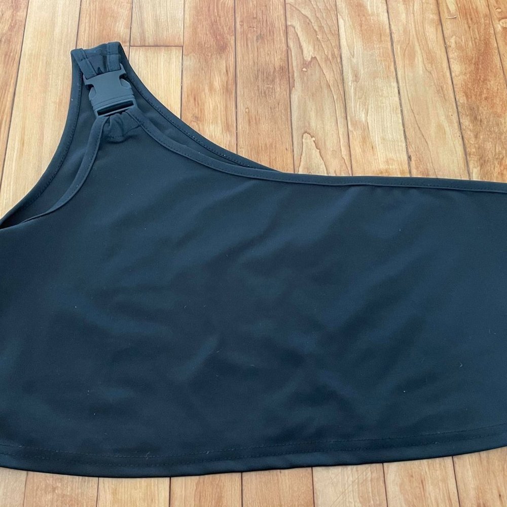 Black crop top